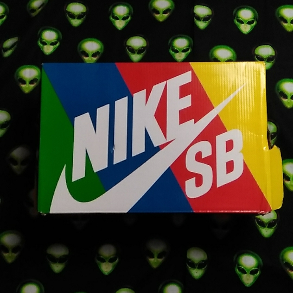 Nike SB DUNK LOW QS